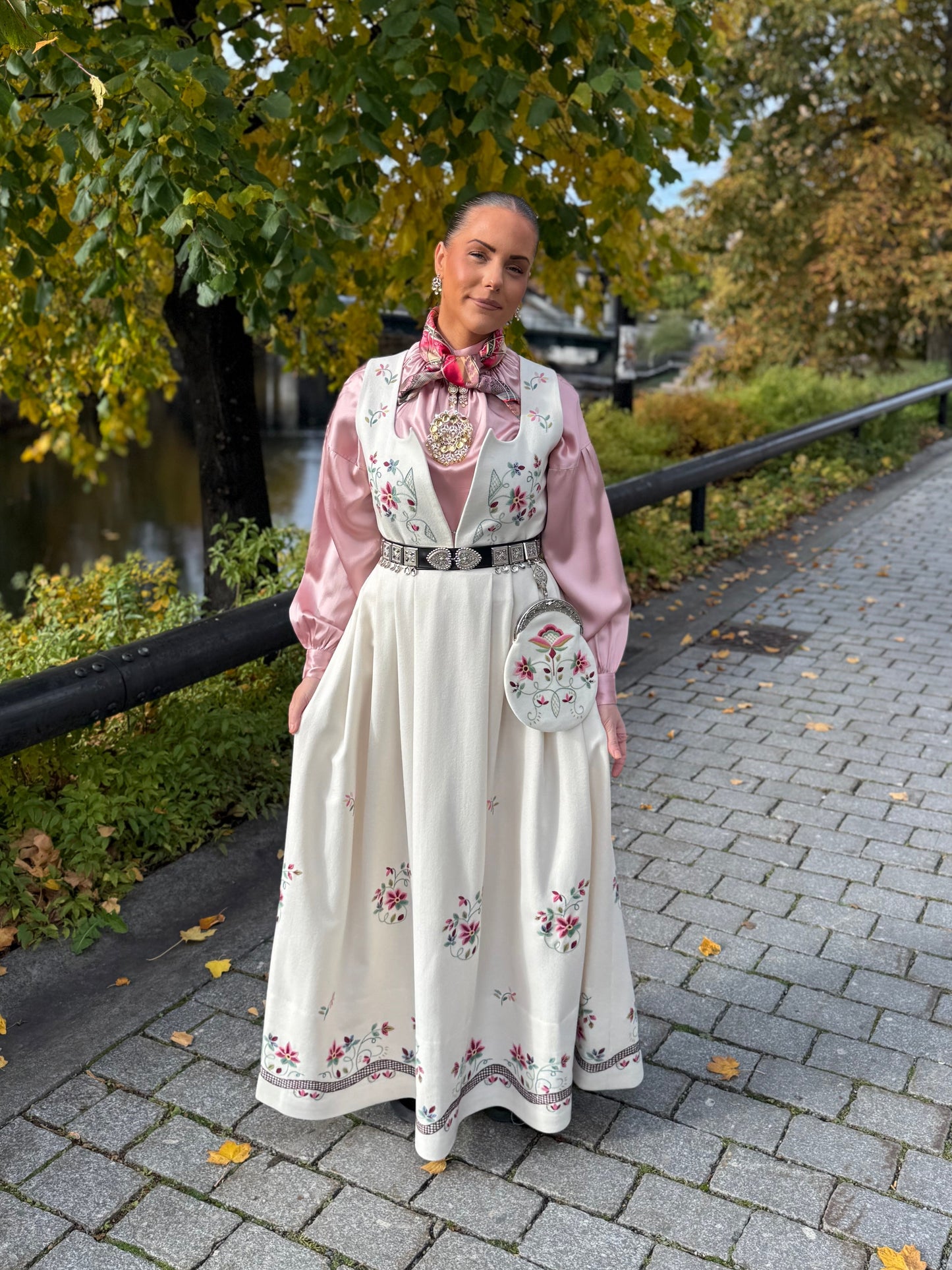 Lundebybunad hvit