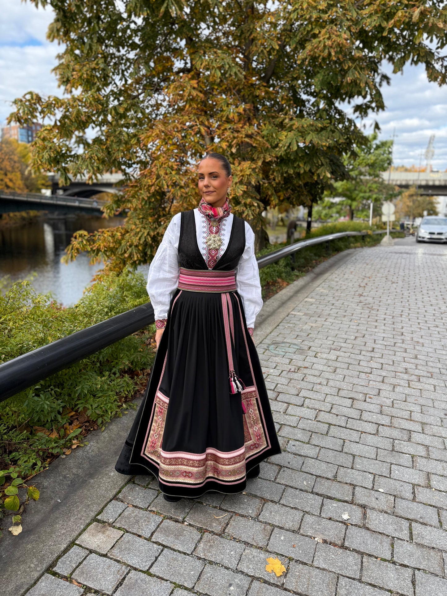 Bunadskjorte/ linskjorte til beltestakk rosa/grønn