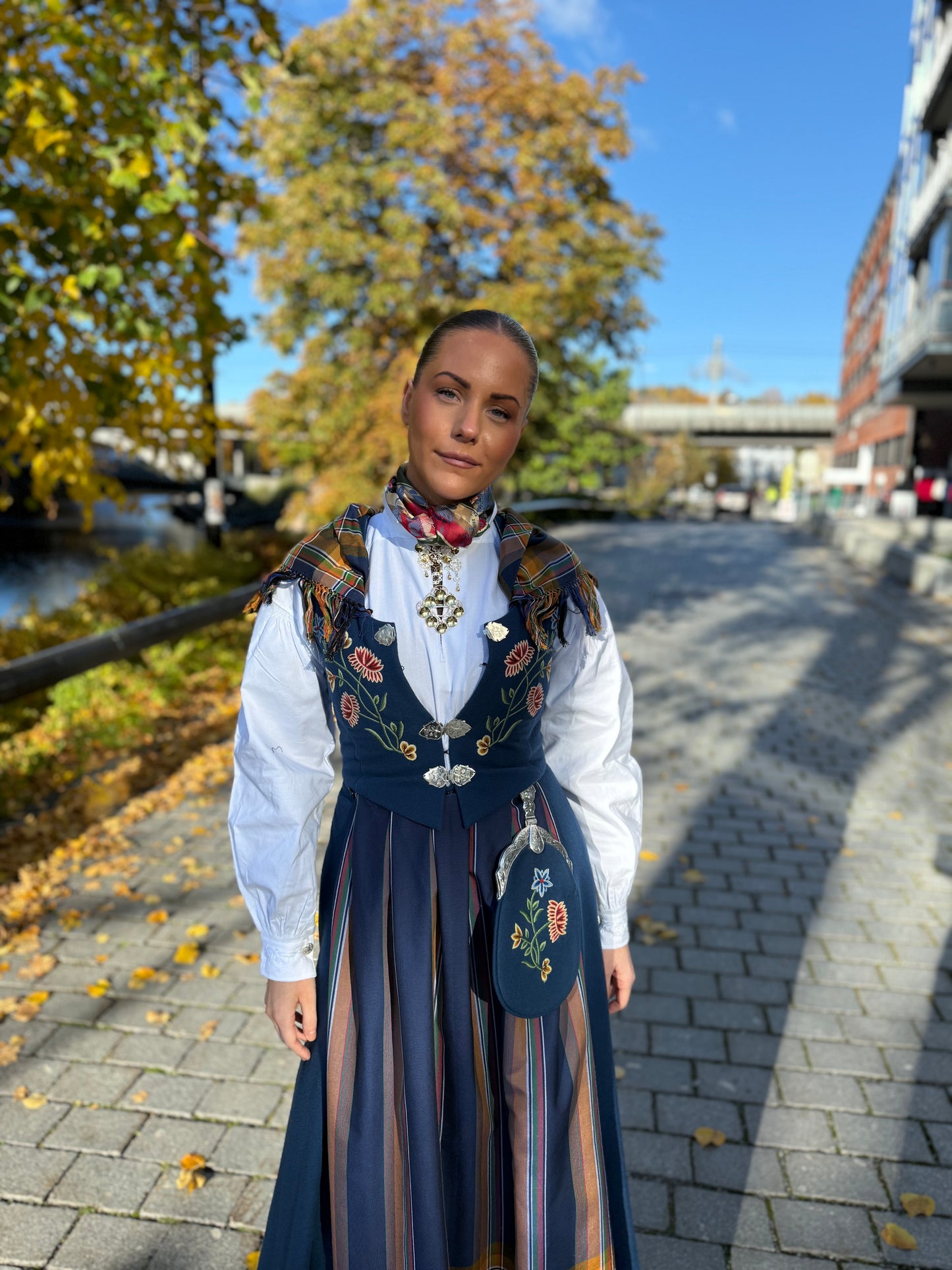 Nordlandsbunad blå