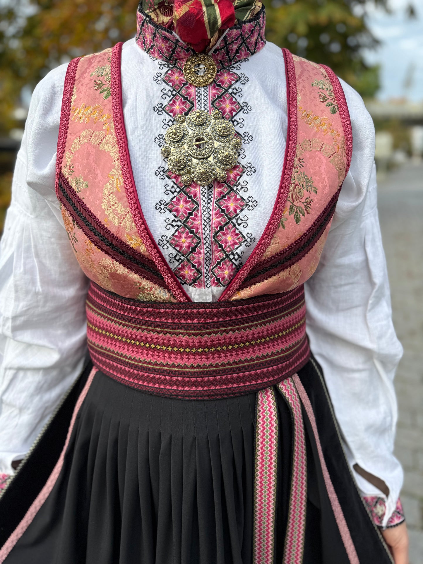 Bunadskjorte/ linskjorte til beltestakk rosa