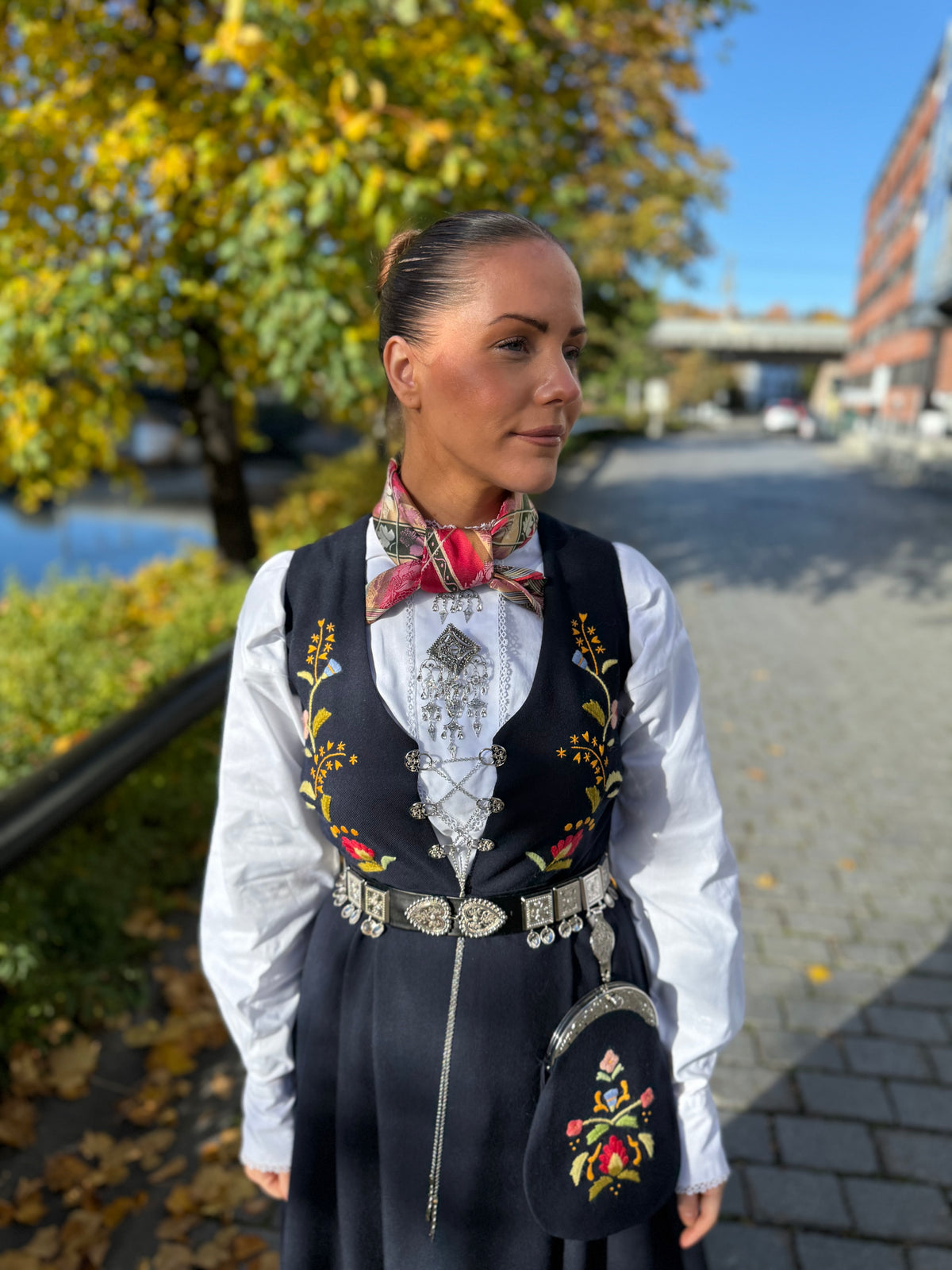 Pascal bunadskjede med spyd og 6 maljer