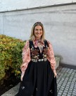 Bunadskjorte rosa med blomster thumbnail