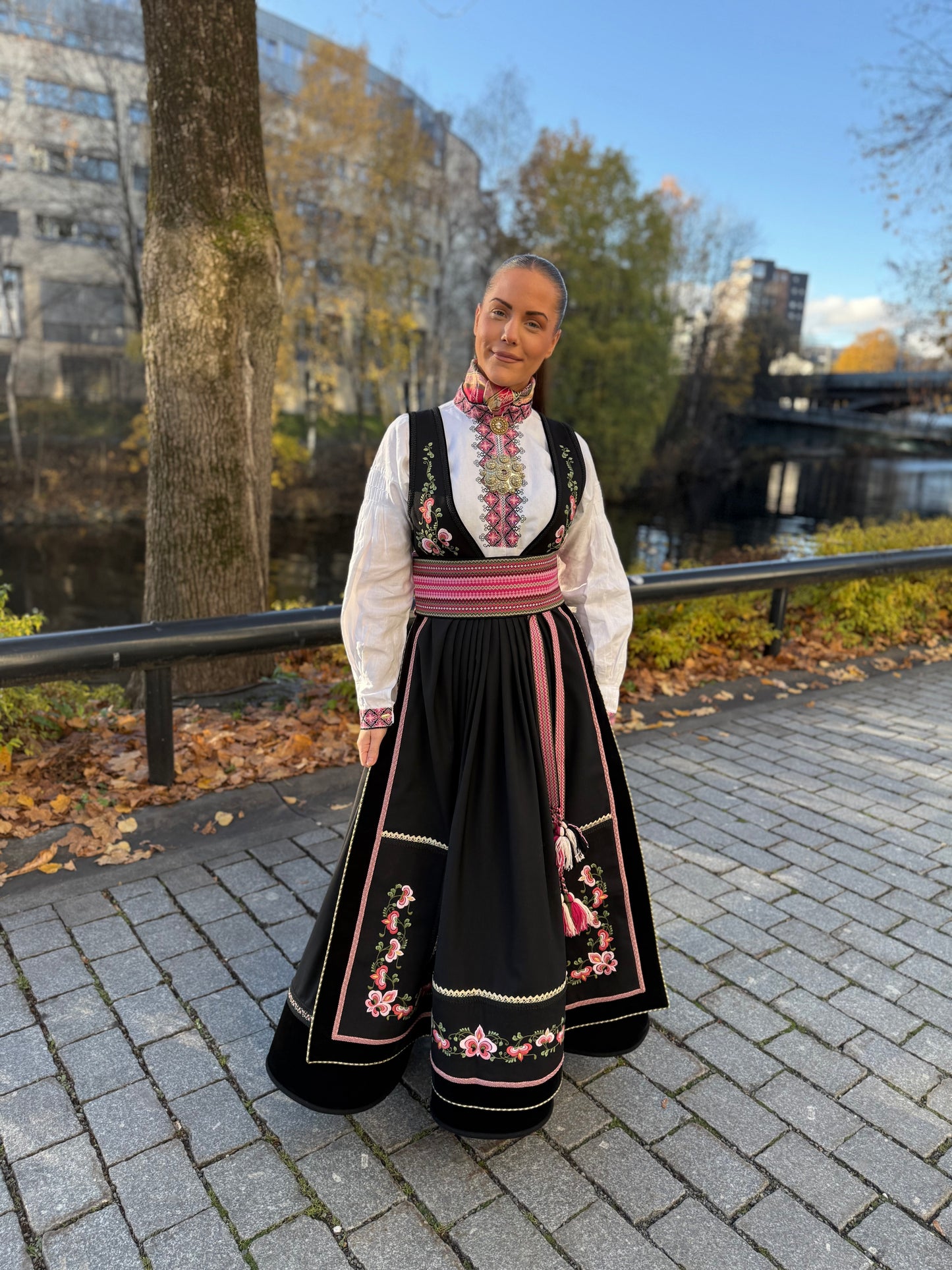 Beltestakk hårvippe, belte og forklebånd barbierosa FR14