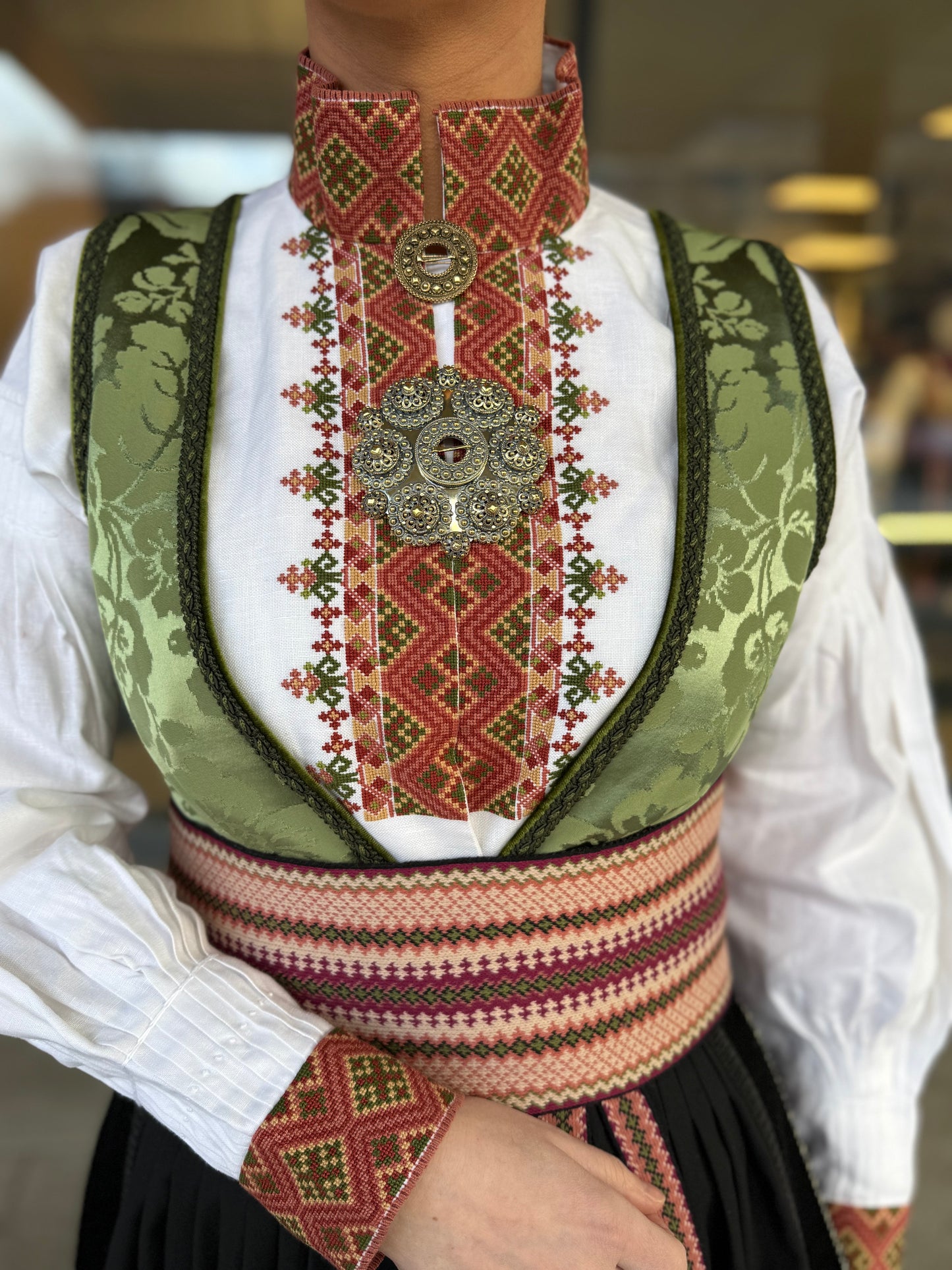 Bunadskjorte/ linskjorte til beltestakk jordfarger B