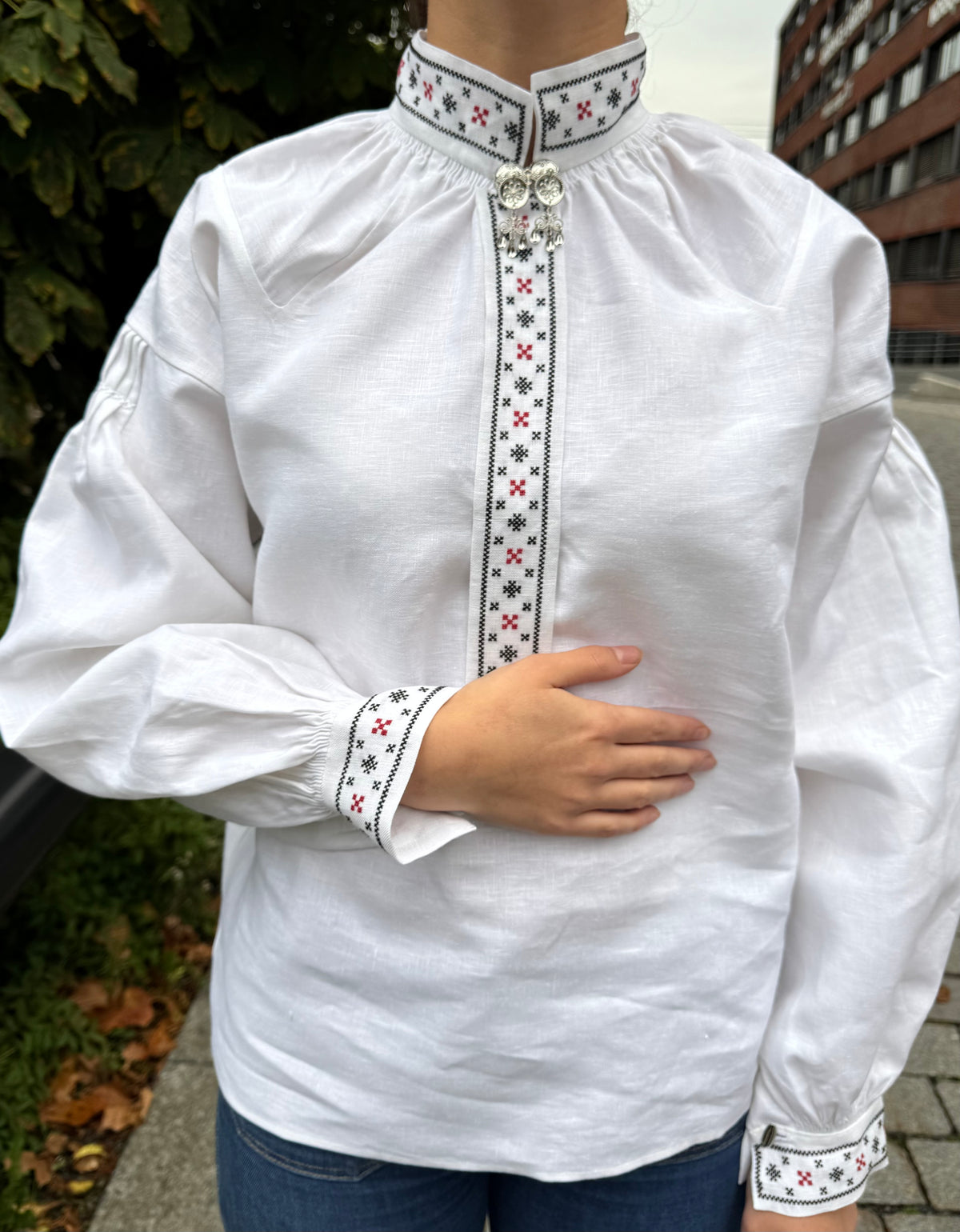 Bunadskjorte Nordfjord rød/svart