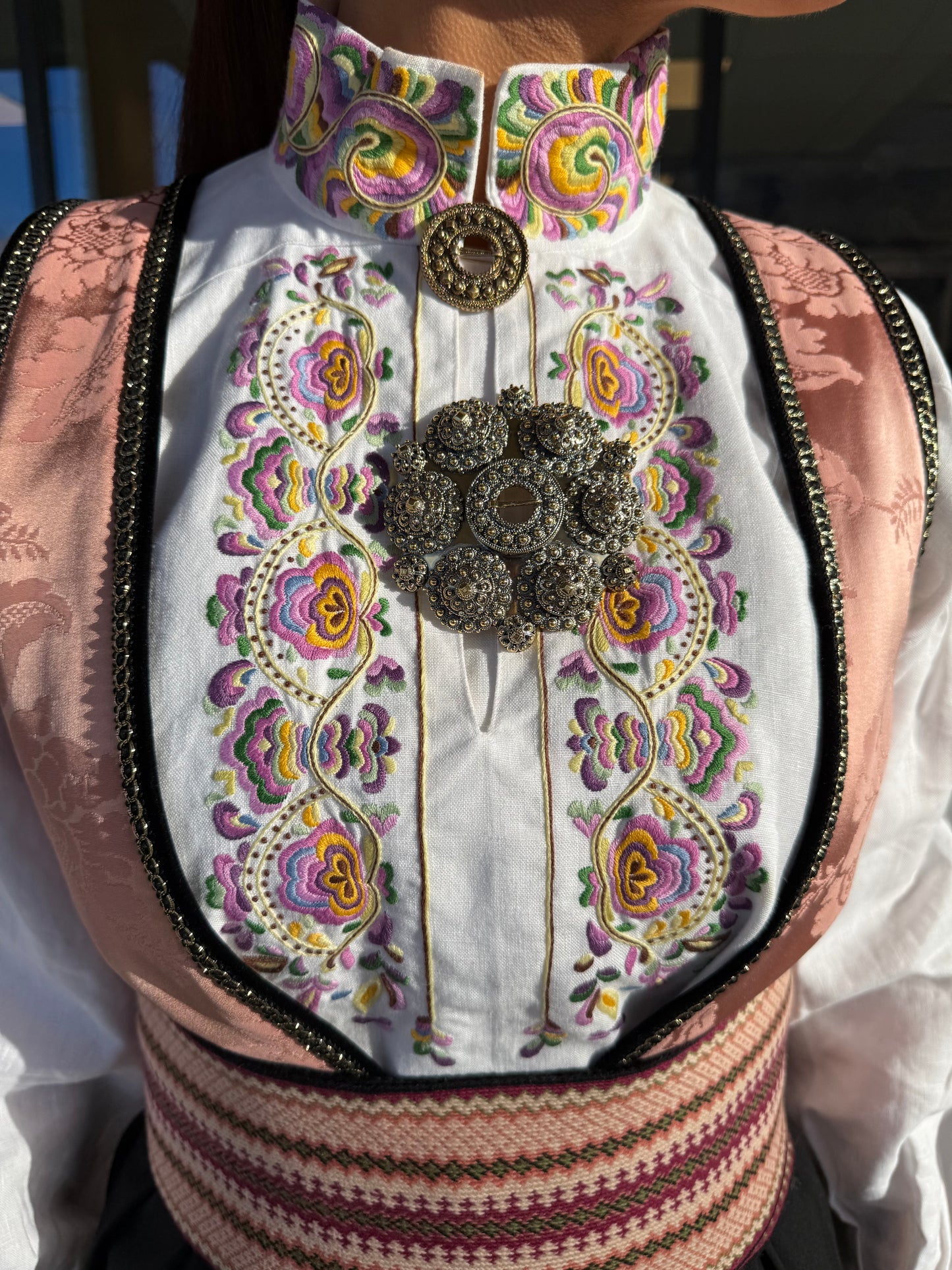 Bunadskjorte/ linskjorte til Øst-Telemark pastell