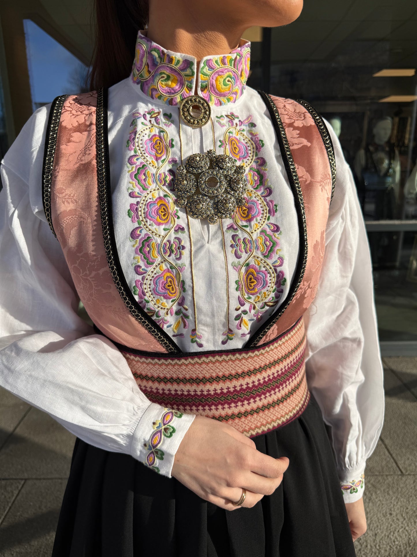 Bunadskjorte/ linskjorte til Øst-Telemark pastell