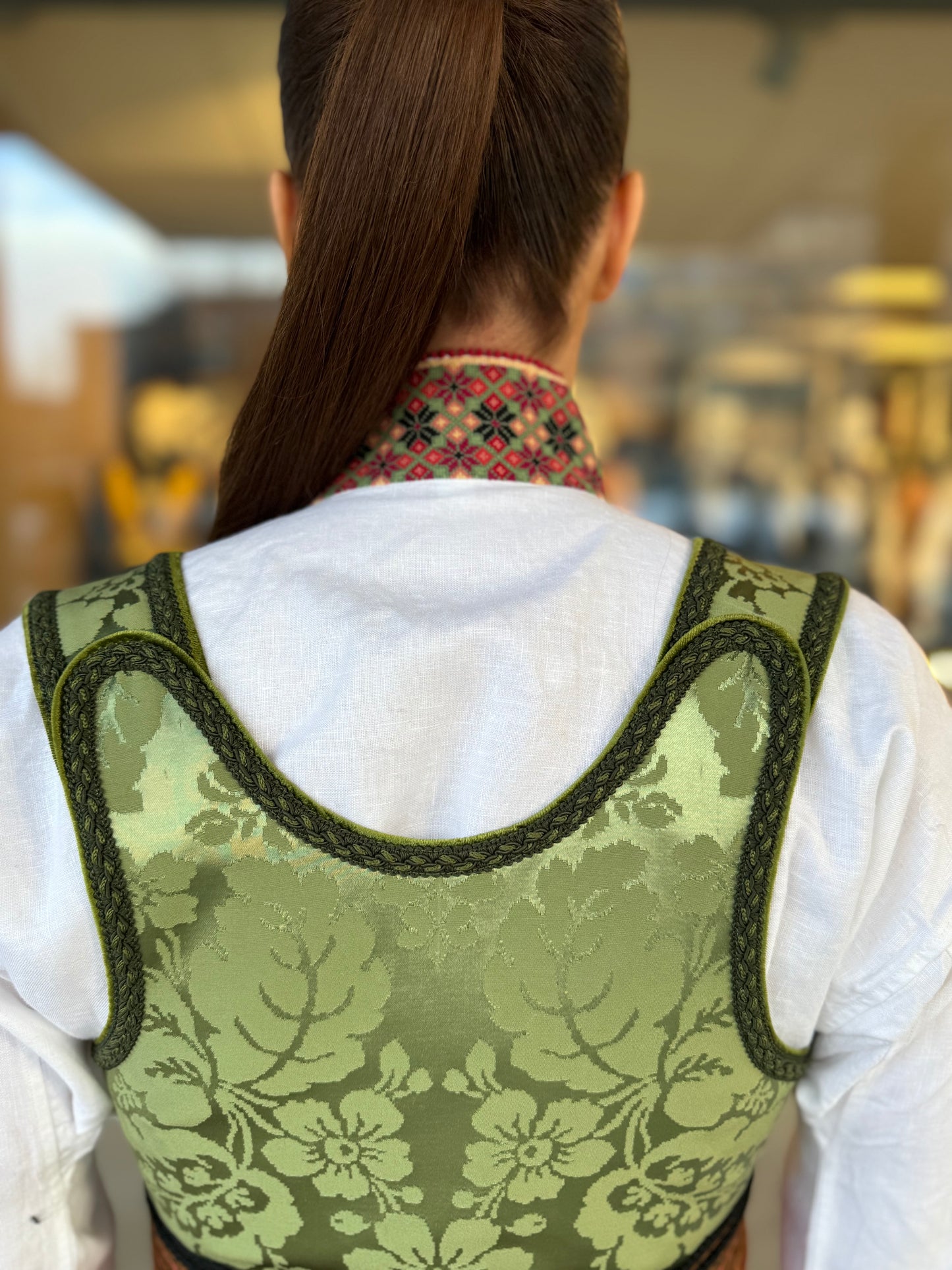 Bunadskjorte/ linskjorte til beltestakk jordfarger C