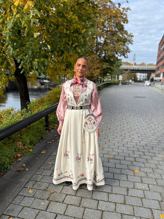 Lundebybunad med tilbehør - UTSTILLINGSMODELL