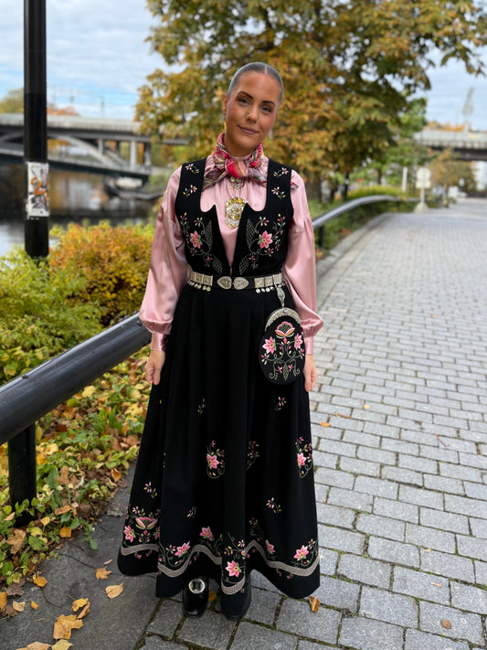Lundebybunad svart