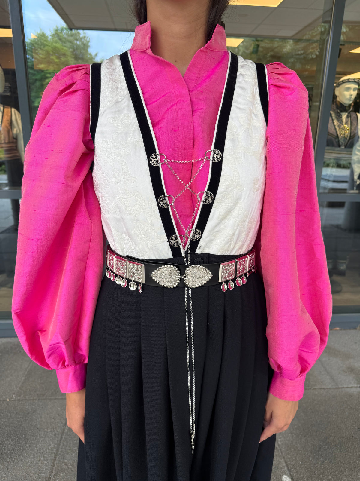 Bunadskjorte i 100% thaisilke rosa