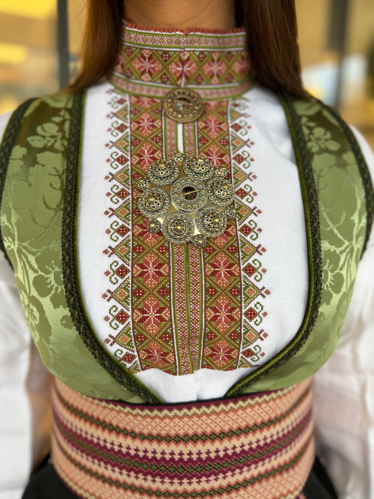 Bunadskjorte/ linskjorte til beltestakk jordfarger A