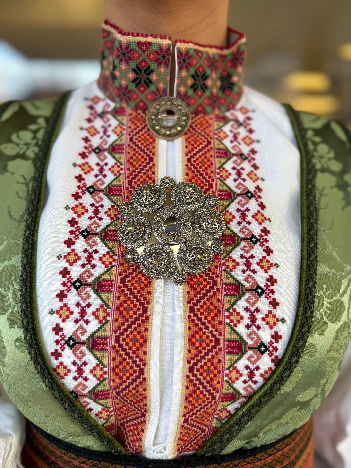 Bunadskjorte/ linskjorte til beltestakk jordfarger C