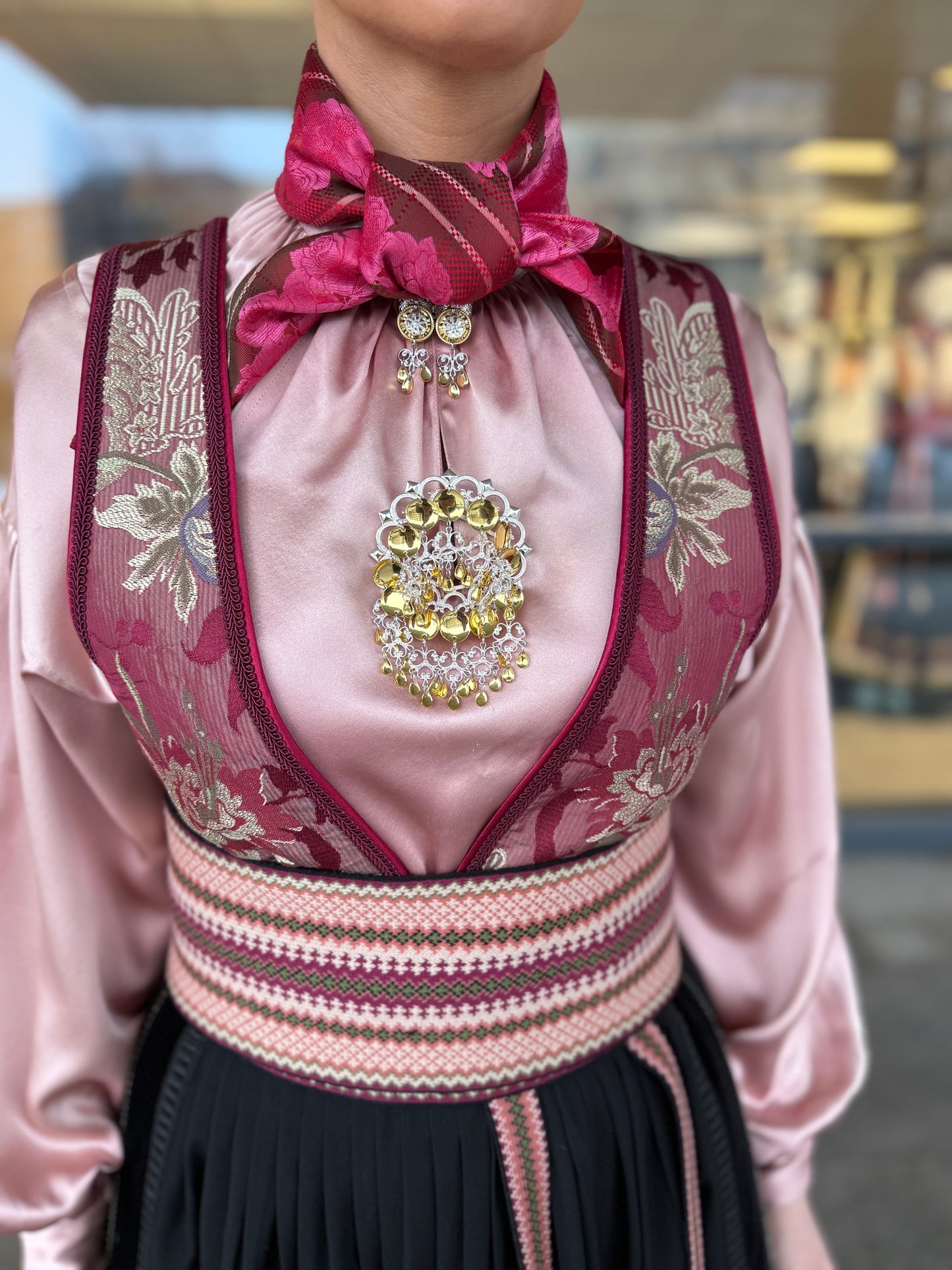 Beltestakk hårvippe, belte og forklebånd rosa FR9