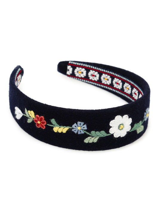 Bunadshårbøyle Lofoten hvit blomst
