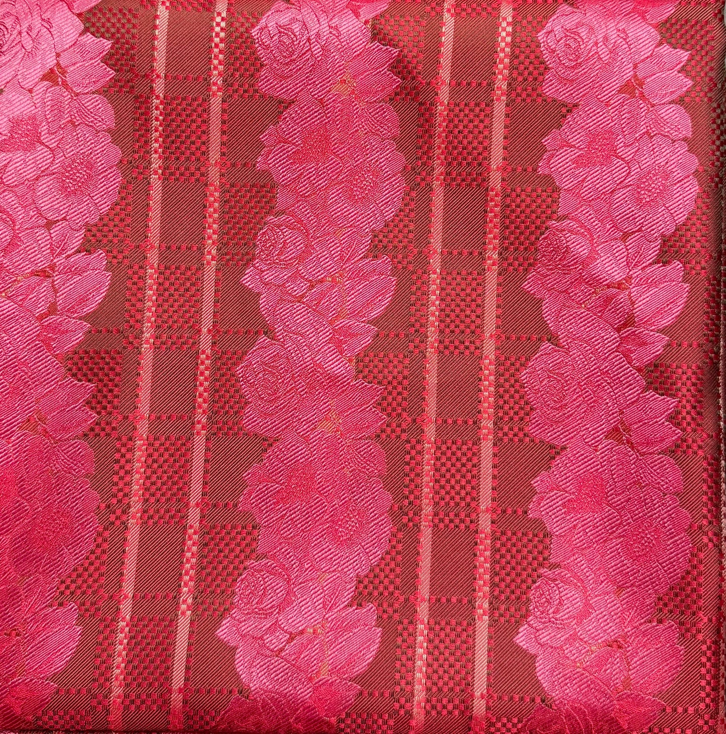 Silkeskjerf til festdrakter og bunader rosa