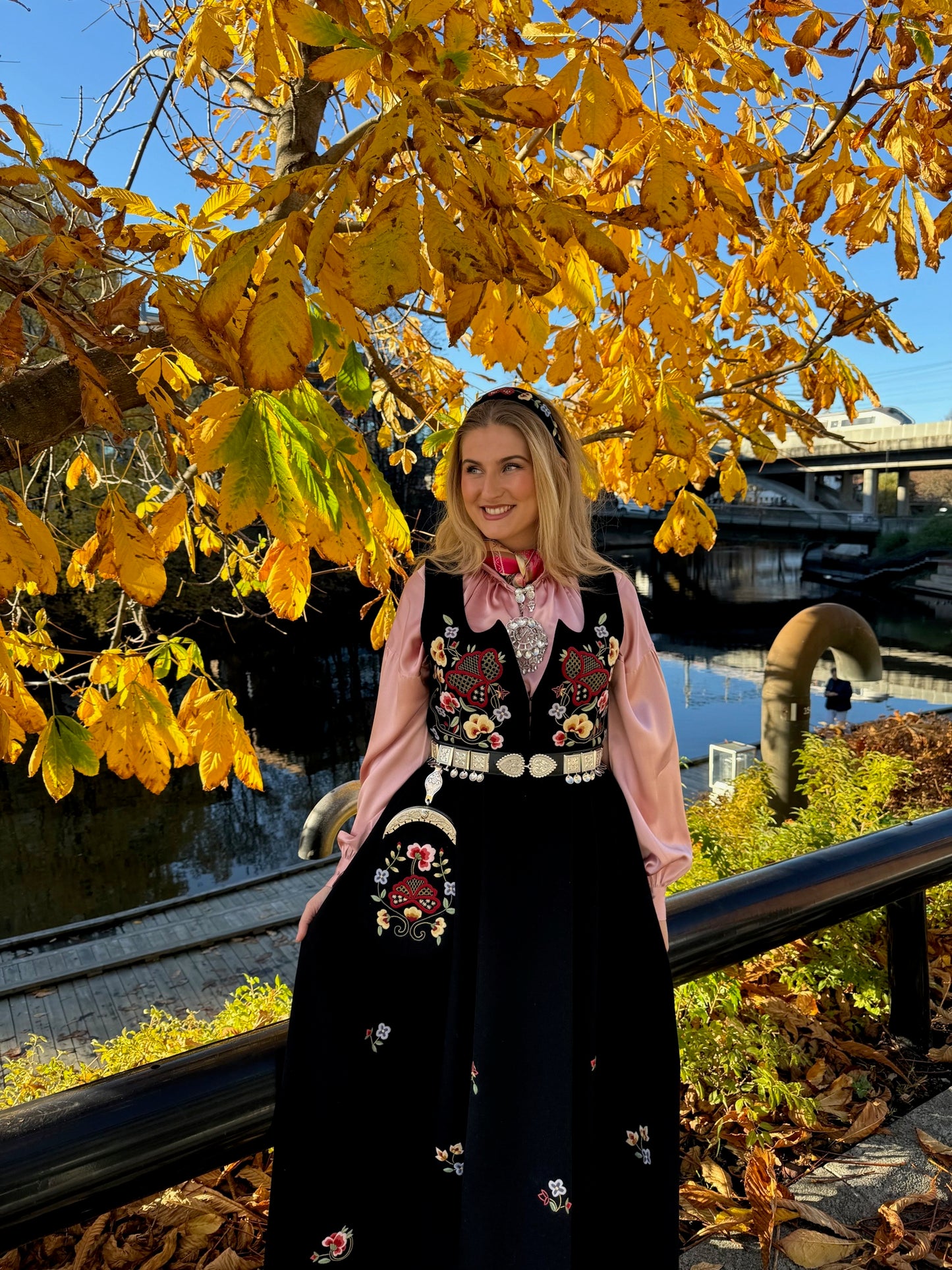 Bunadsveske Gudbrandsdalen svart