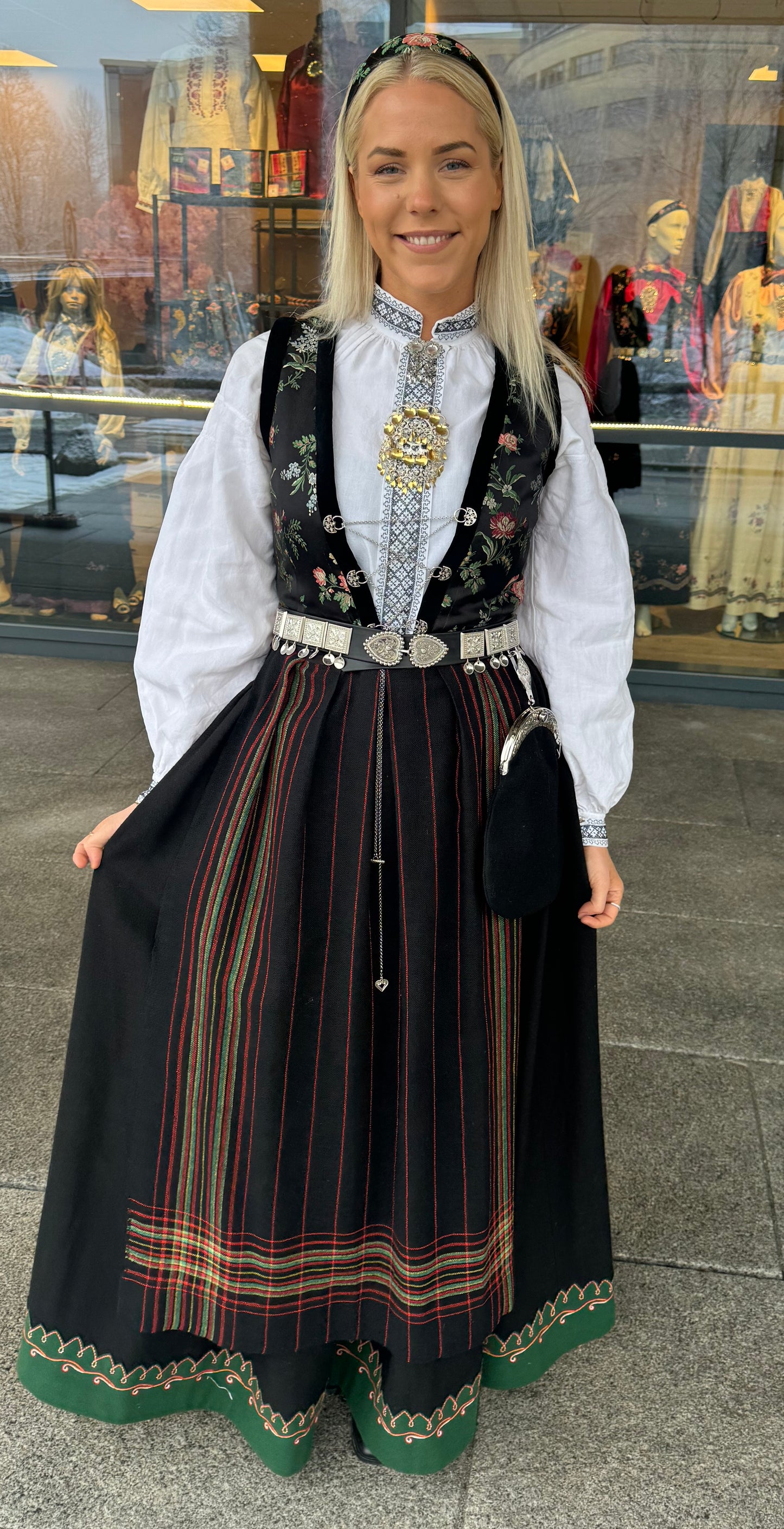 Bunadshårbøyle Sognebunad damask