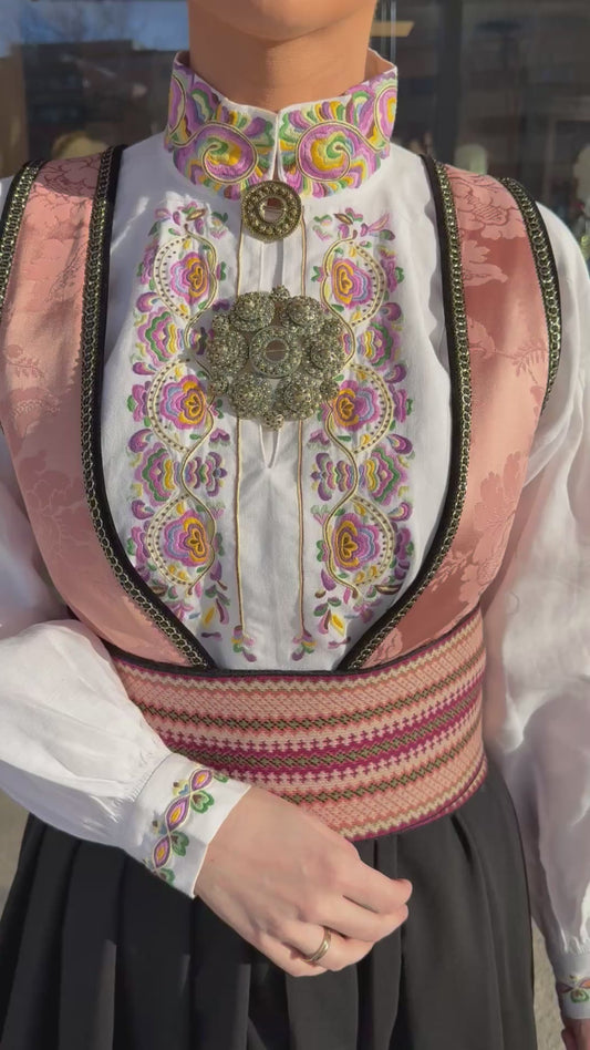 Bunadskjorte/ linskjorte til Øst-Telemark pastell